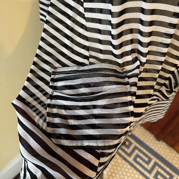 Lynn Ritchie Silver | Black & White Striped Sheer Tunic Top with Pockets - Picture 4 of 8